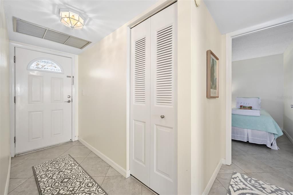 待售: $480,000 (2 贝兹, 2 浴室, 1131 平方英尺)