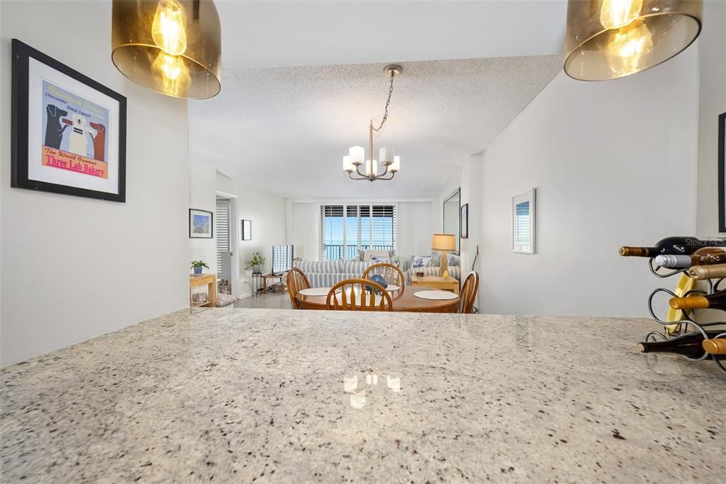 待售: $480,000 (2 贝兹, 2 浴室, 1131 平方英尺)