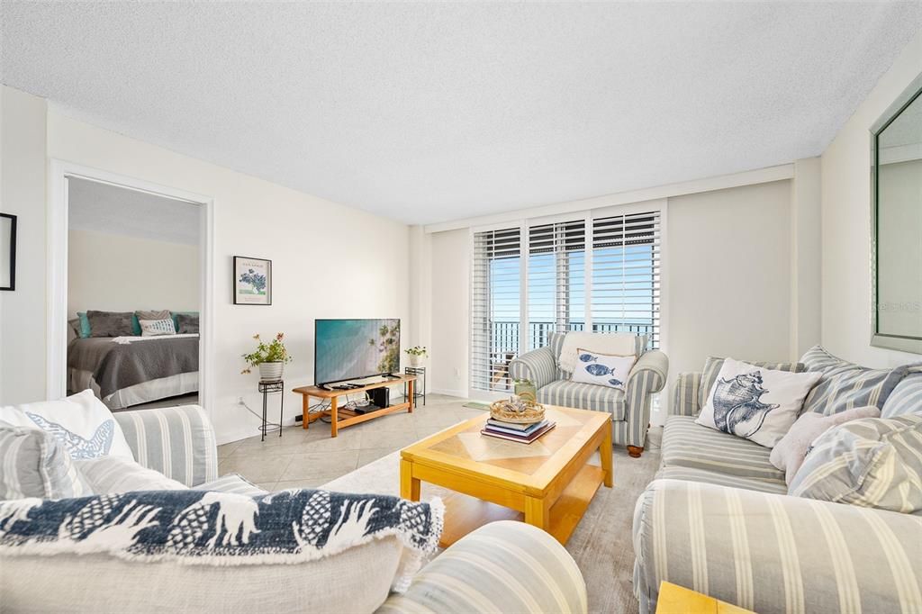 待售: $480,000 (2 贝兹, 2 浴室, 1131 平方英尺)