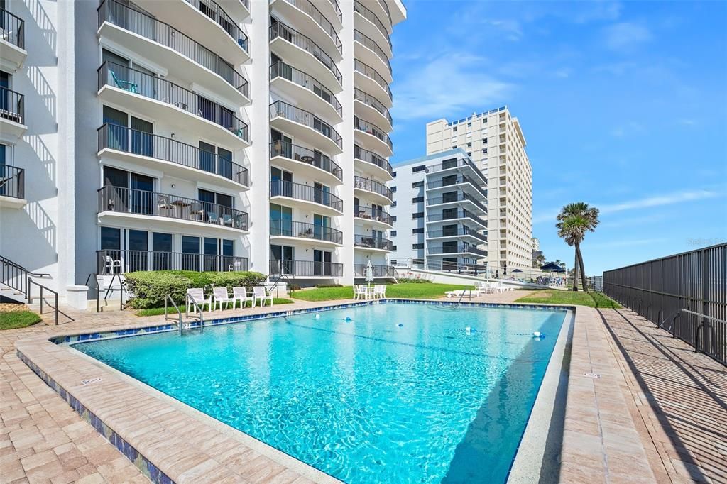 待售: $480,000 (2 贝兹, 2 浴室, 1131 平方英尺)