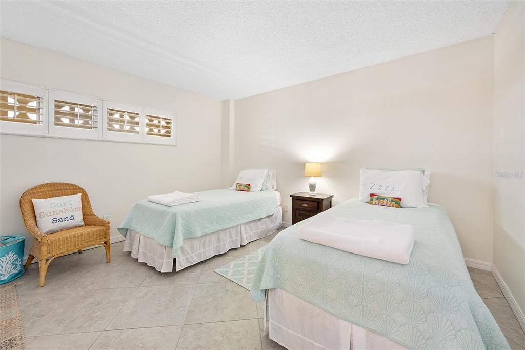 待售: $480,000 (2 贝兹, 2 浴室, 1131 平方英尺)