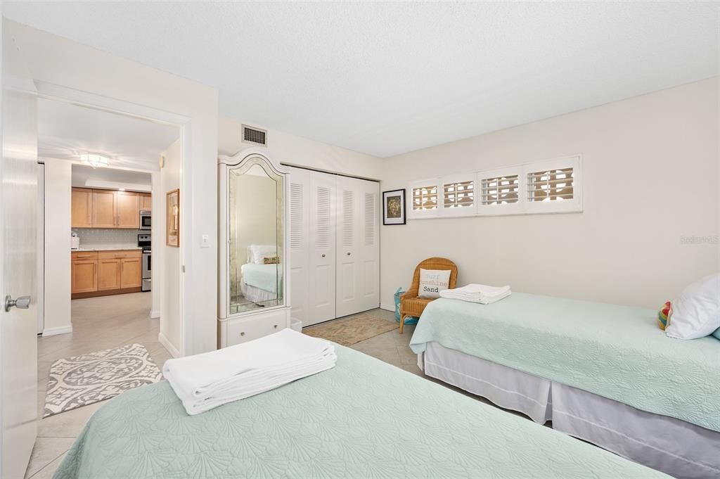 待售: $480,000 (2 贝兹, 2 浴室, 1131 平方英尺)