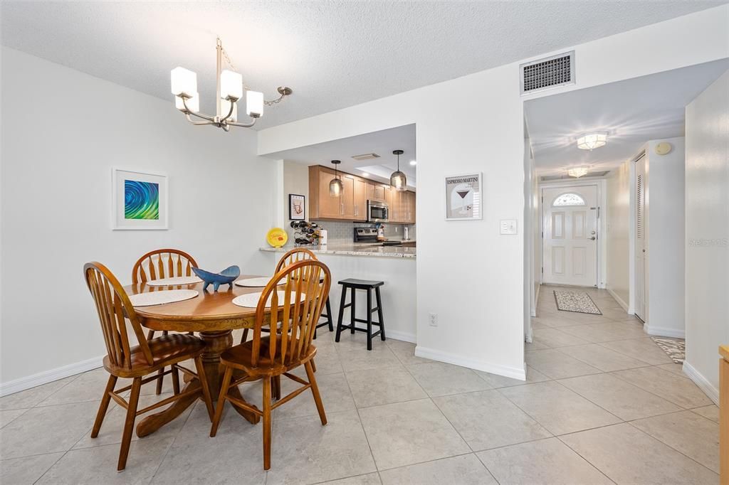 待售: $480,000 (2 贝兹, 2 浴室, 1131 平方英尺)