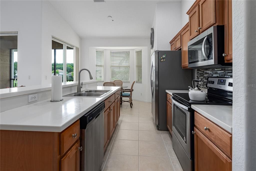 Active With Contract: $235,000 (2 beds, 2 baths, 1226 Square Feet)