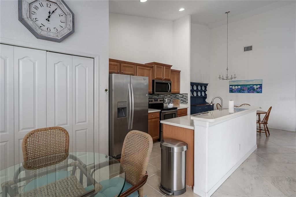 Active With Contract: $235,000 (2 beds, 2 baths, 1226 Square Feet)