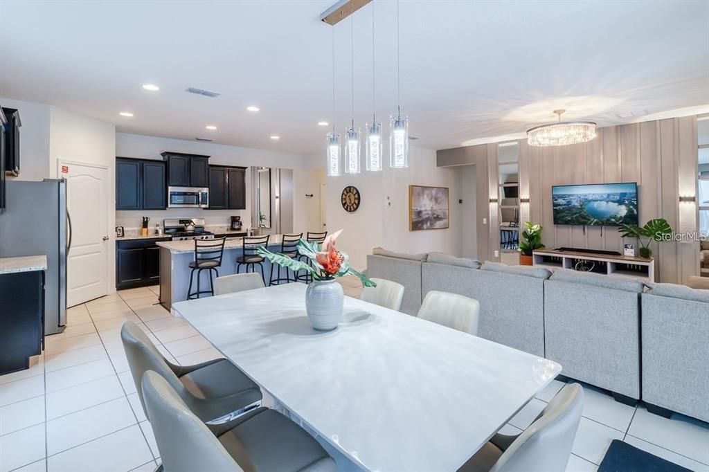 For Sale: $765,000 (6 beds, 5 baths, 3270 Square Feet)