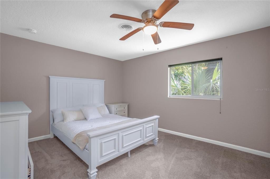 На продажу: $235,000 (3 спален, 1 ванн, 1674 Квадратных фут)