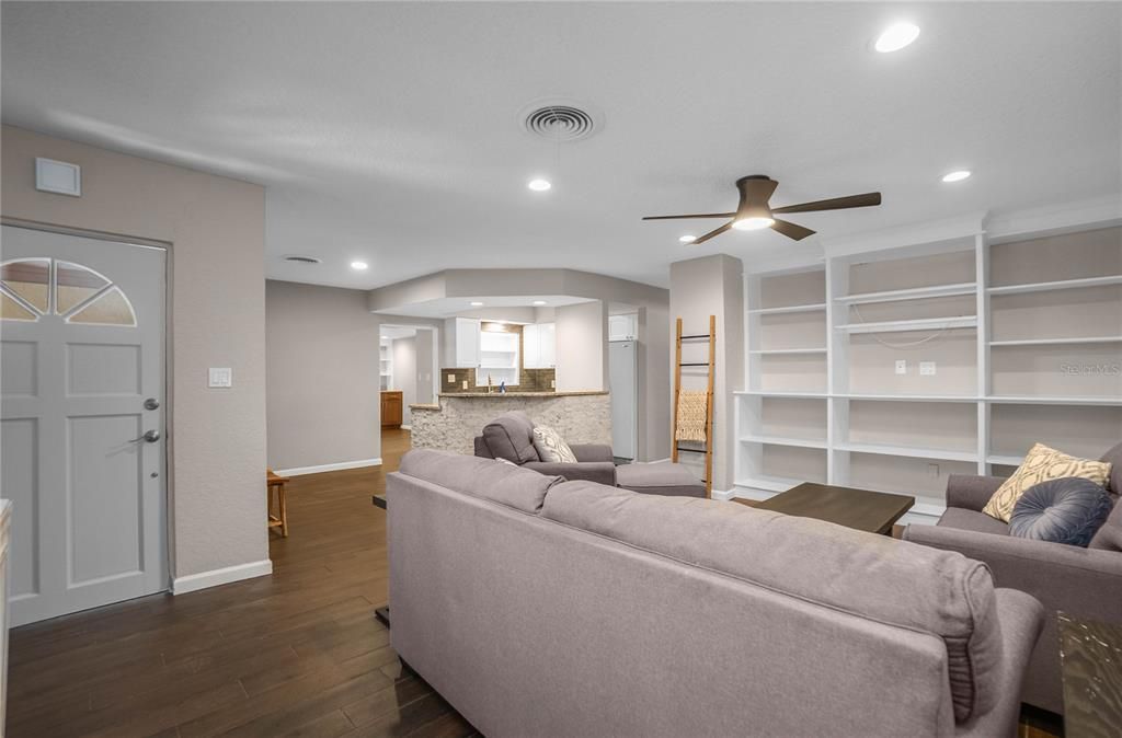 На продажу: $235,000 (3 спален, 1 ванн, 1674 Квадратных фут)