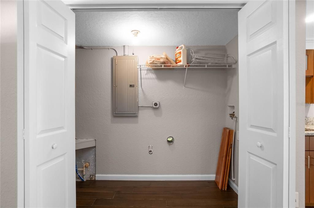 На продажу: $235,000 (3 спален, 1 ванн, 1674 Квадратных фут)