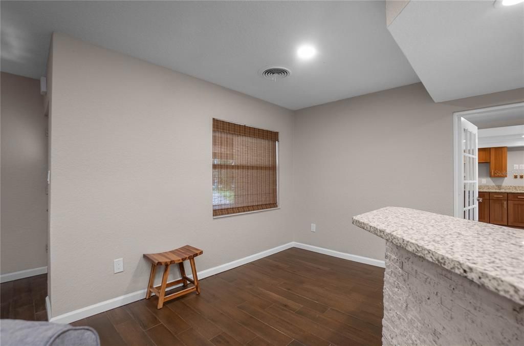 На продажу: $235,000 (3 спален, 1 ванн, 1674 Квадратных фут)