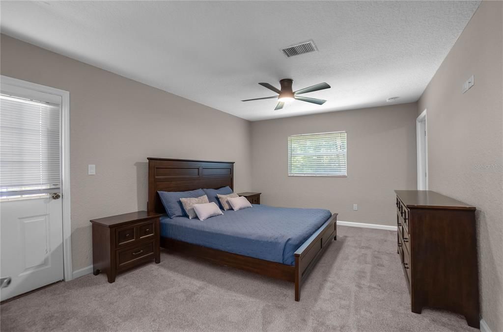 На продажу: $235,000 (3 спален, 1 ванн, 1674 Квадратных фут)