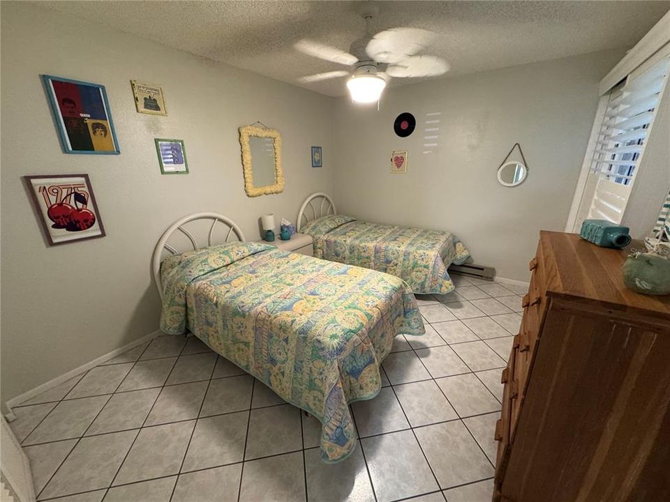 Под контрактом: $2,200 (2 спален, 2 ванн, 936 Квадратных фут)