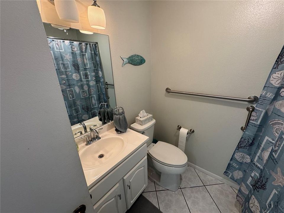 Под контрактом: $2,200 (2 спален, 2 ванн, 936 Квадратных фут)