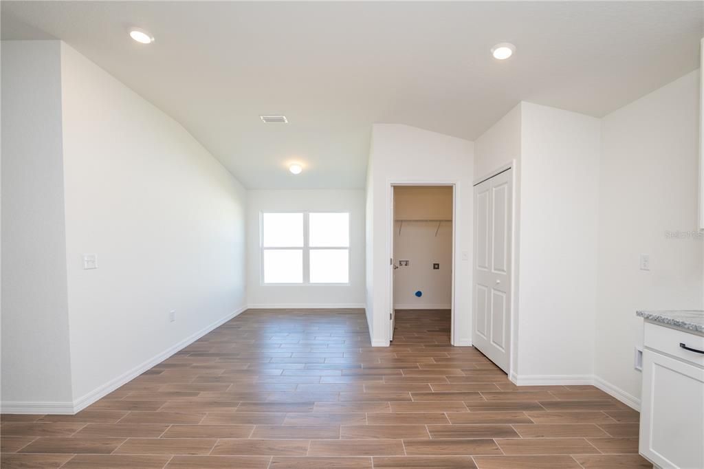 Activo con contrato: $310,952 (3 camas, 2 baños, 1586 Pies cuadrados)