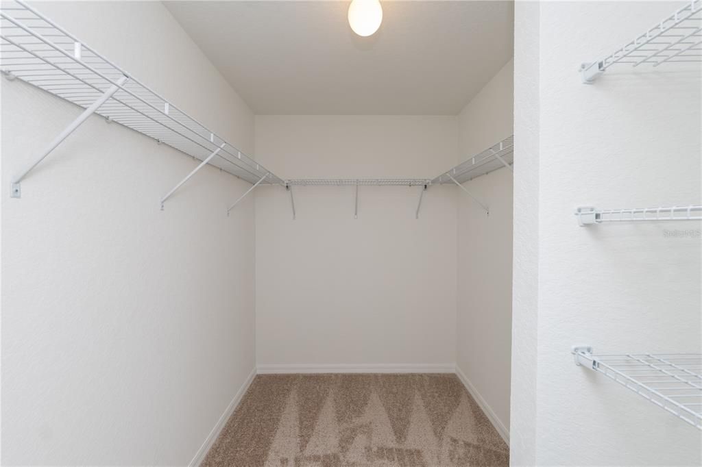 Activo con contrato: $310,952 (3 camas, 2 baños, 1586 Pies cuadrados)
