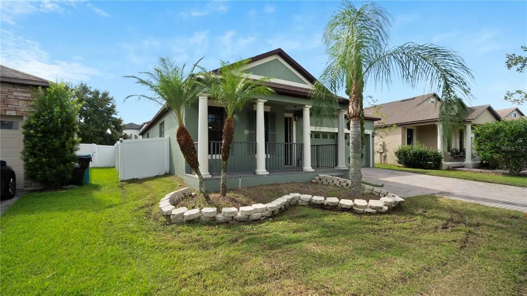 Active With Contract: $2,400 (3 beds, 2 baths, 2122 Square Feet)