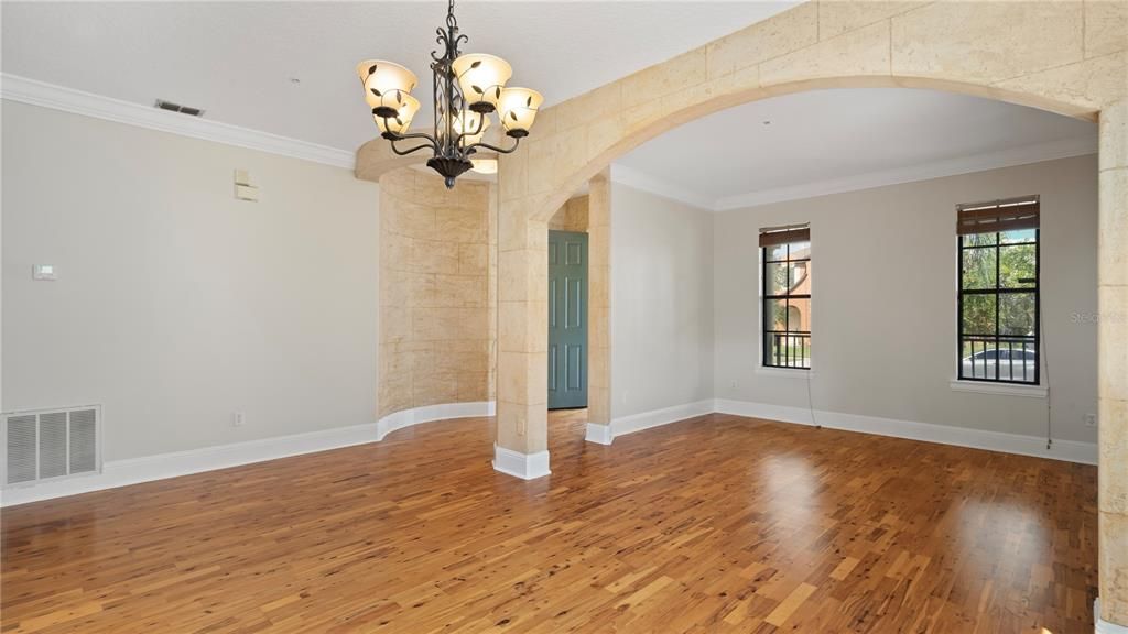 Active With Contract: $2,400 (3 beds, 2 baths, 2122 Square Feet)