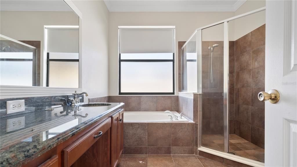 Active With Contract: $2,400 (3 beds, 2 baths, 2122 Square Feet)