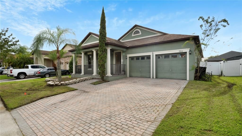 Active With Contract: $2,400 (3 beds, 2 baths, 2122 Square Feet)