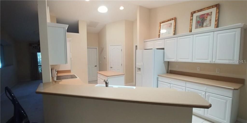 For Rent: $2,100 (3 beds, 2 baths, 1875 Square Feet)