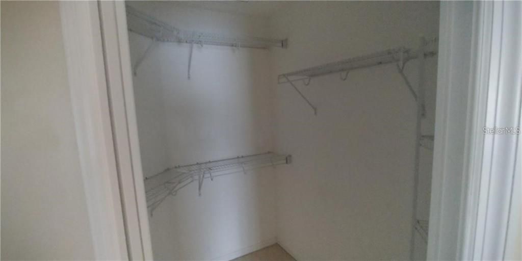 For Rent: $2,100 (3 beds, 2 baths, 1875 Square Feet)