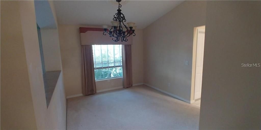 For Rent: $2,100 (3 beds, 2 baths, 1875 Square Feet)