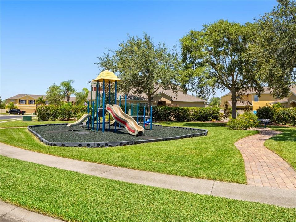 На продажу: $285,000 (2 спален, 2 ванн, 1297 Квадратных фут)