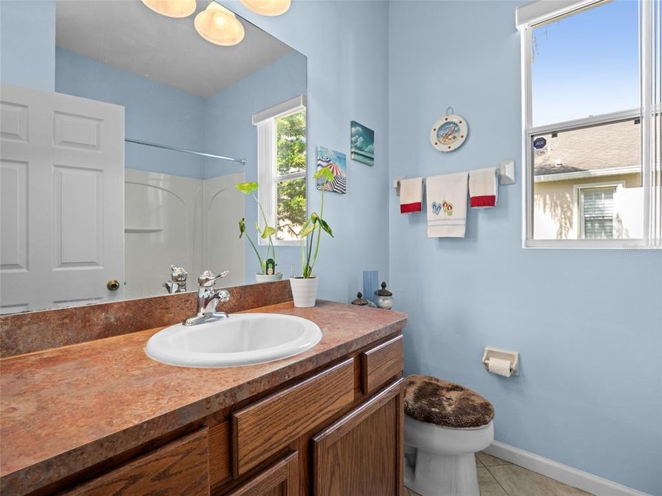 На продажу: $285,000 (2 спален, 2 ванн, 1297 Квадратных фут)