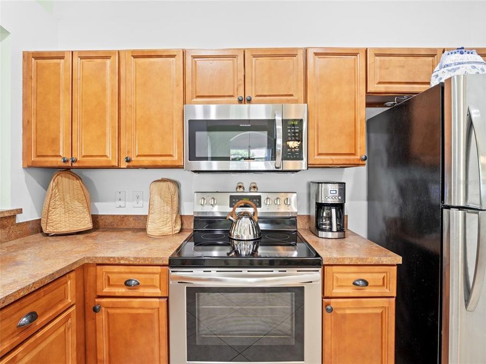 На продажу: $285,000 (2 спален, 2 ванн, 1297 Квадратных фут)