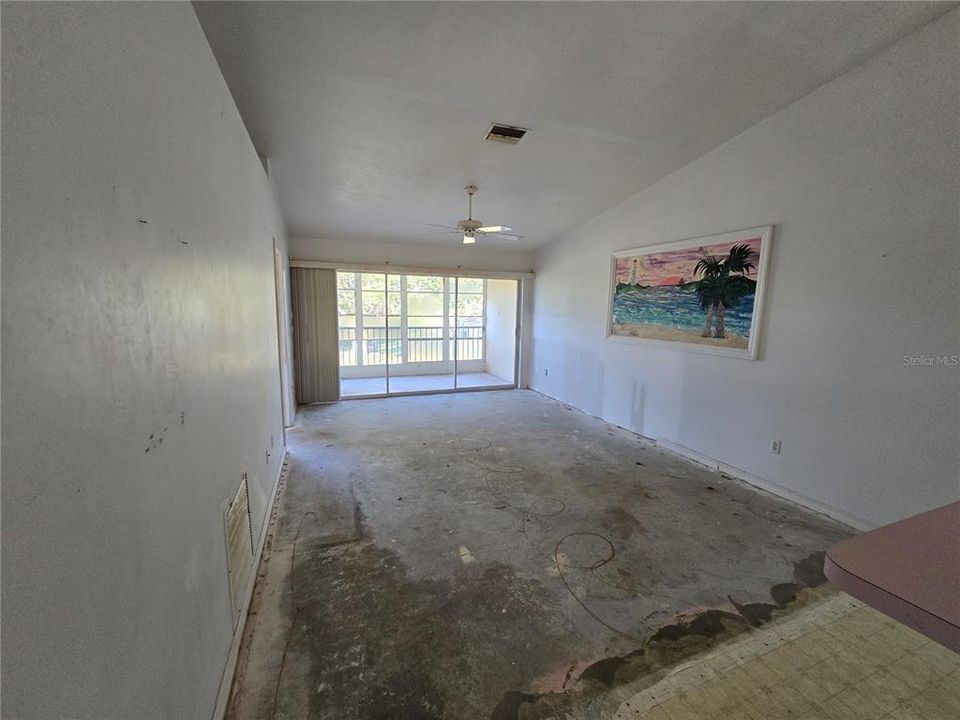 待售: $123,500 (2 贝兹, 2 浴室, 1360 平方英尺)