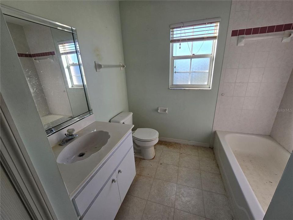 待售: $123,500 (2 贝兹, 2 浴室, 1360 平方英尺)