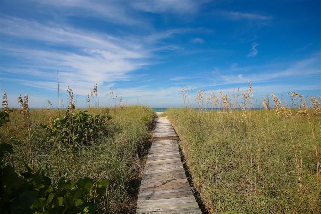 出租: $6,125 (3 贝兹, 4 浴室, 3276 平方英尺)