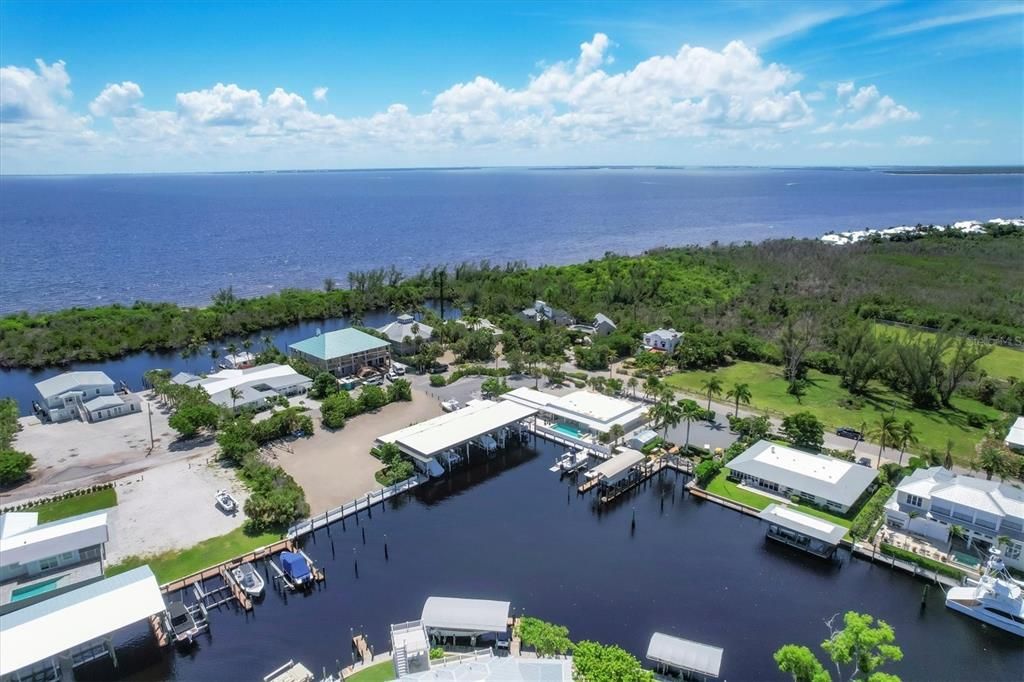 出租: $6,125 (3 贝兹, 4 浴室, 3276 平方英尺)