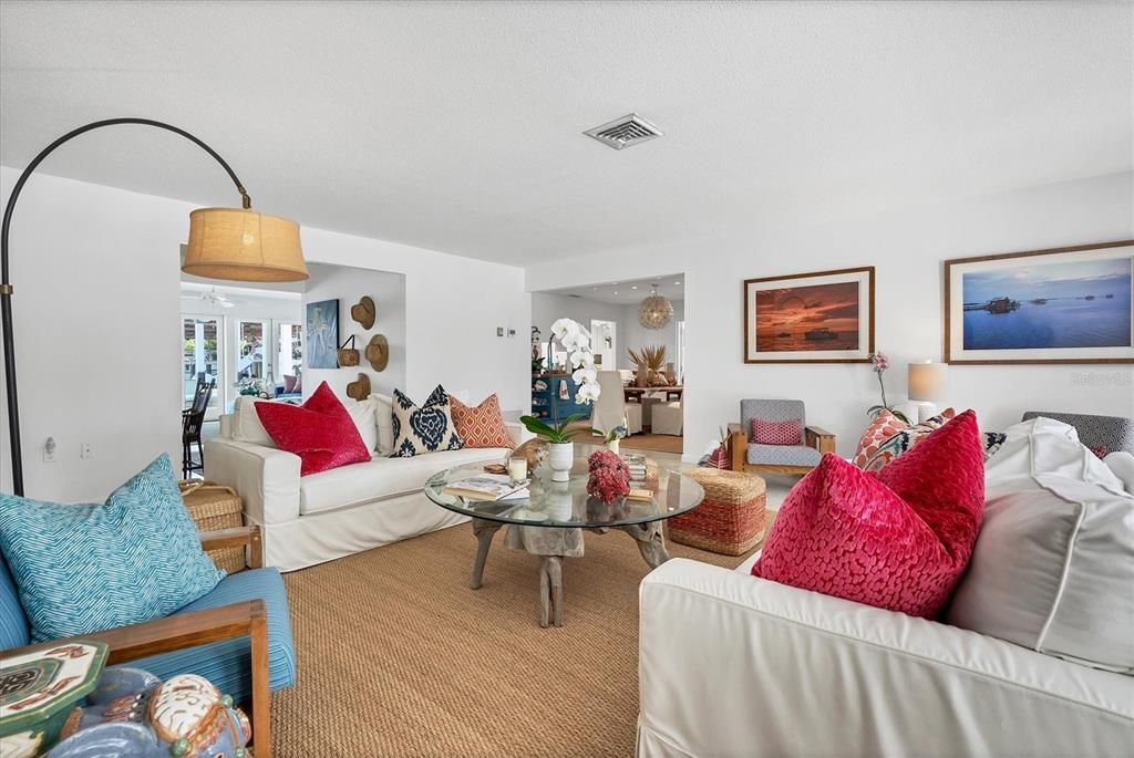 出租: $6,125 (3 贝兹, 4 浴室, 3276 平方英尺)