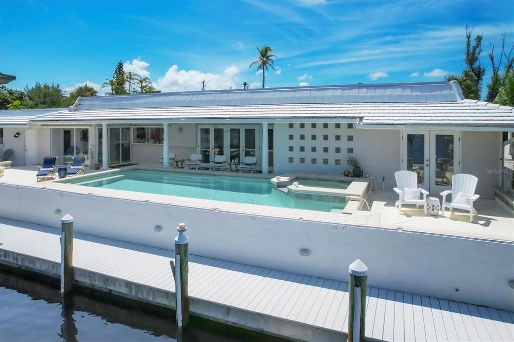 出租: $6,125 (3 贝兹, 4 浴室, 3276 平方英尺)