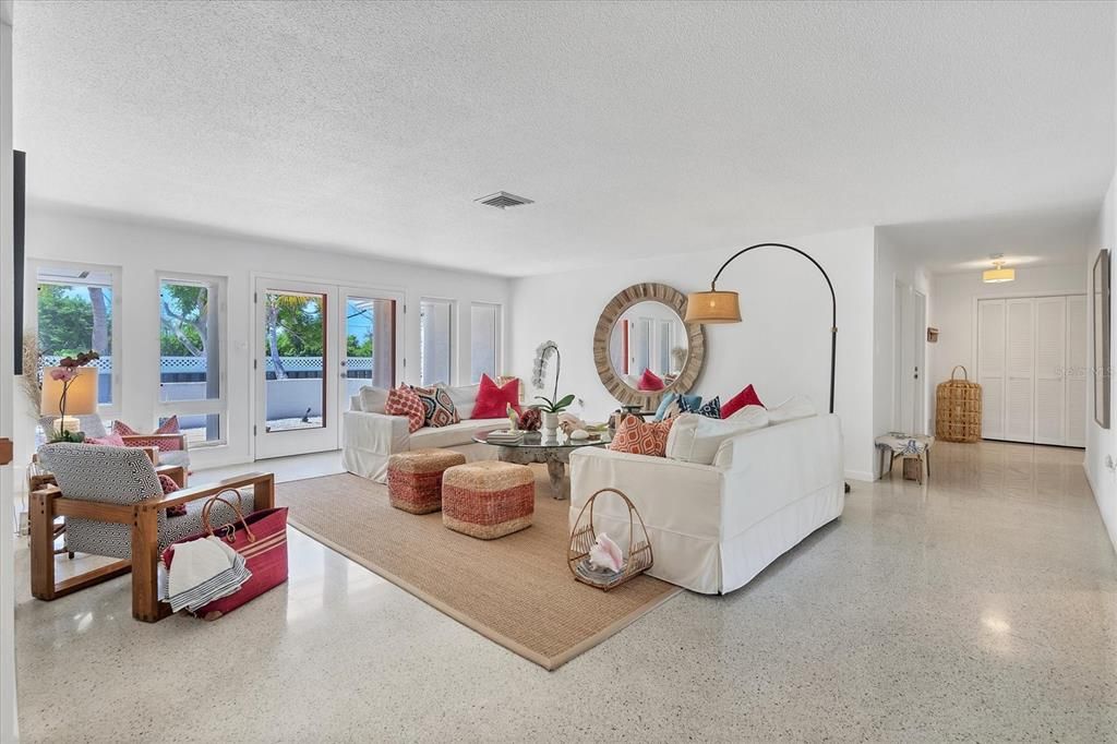 出租: $6,125 (3 贝兹, 4 浴室, 3276 平方英尺)