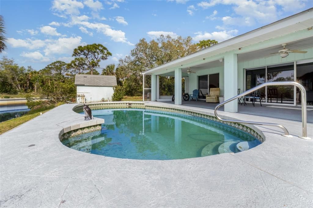 Activo con contrato: $425,000 (3 camas, 2 baños, 1777 Pies cuadrados)