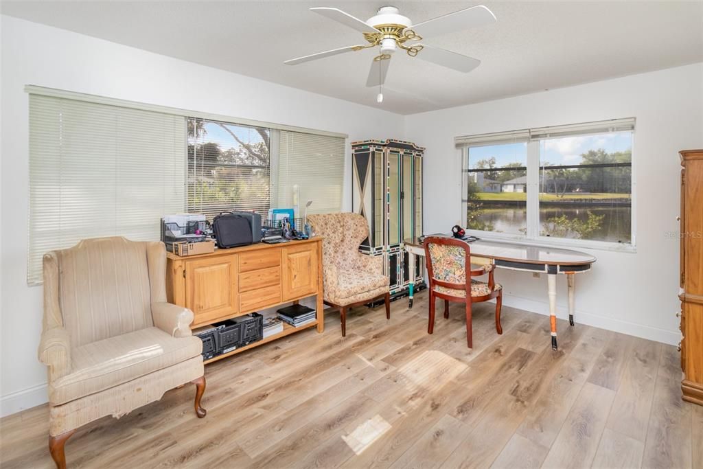 Activo con contrato: $425,000 (3 camas, 2 baños, 1777 Pies cuadrados)