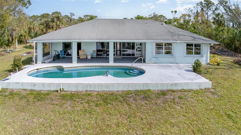 Activo con contrato: $425,000 (3 camas, 2 baños, 1777 Pies cuadrados)