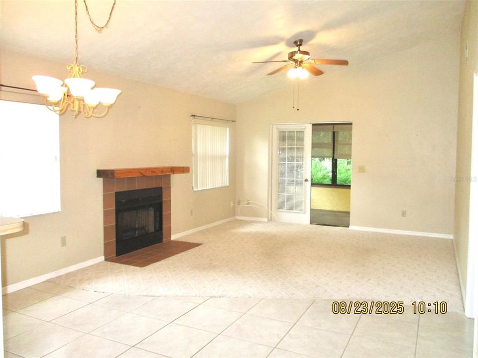 Под контрактом: $230,900 (2 спален, 2 ванн, 1134 Квадратных фут)