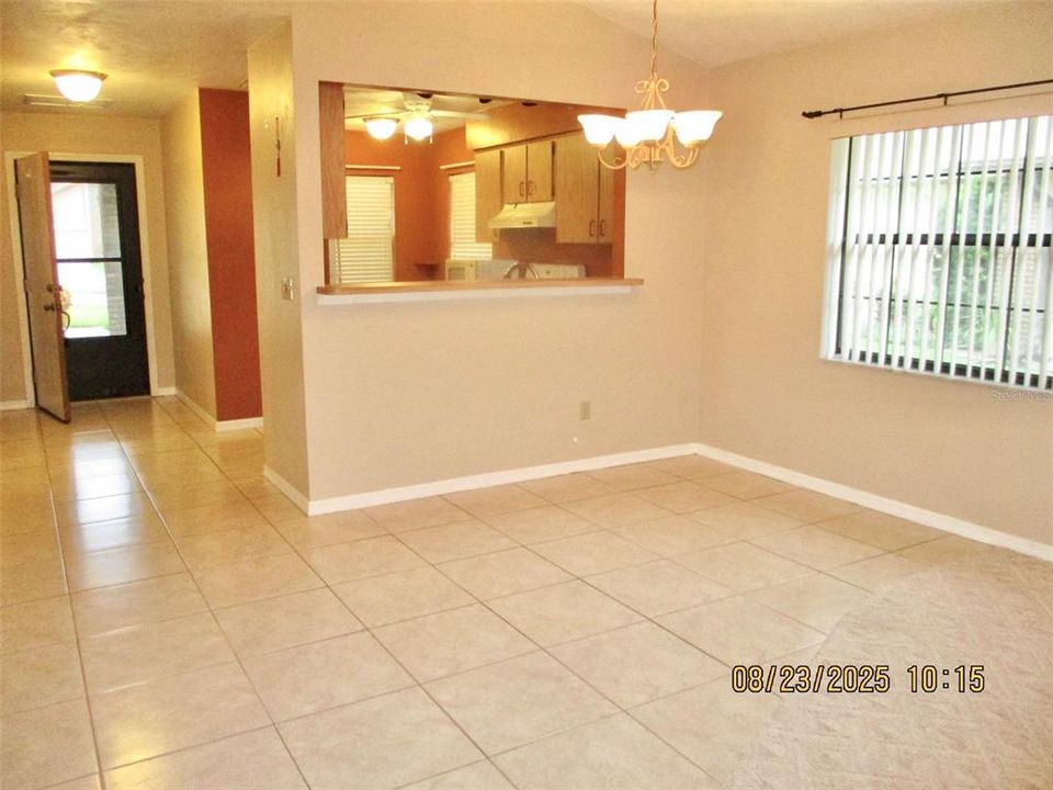 Под контрактом: $230,900 (2 спален, 2 ванн, 1134 Квадратных фут)