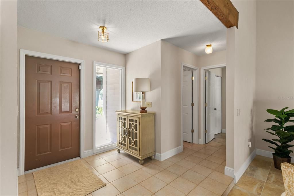 На продажу: $514,999 (4 спален, 2 ванн, 3140 Квадратных фут)