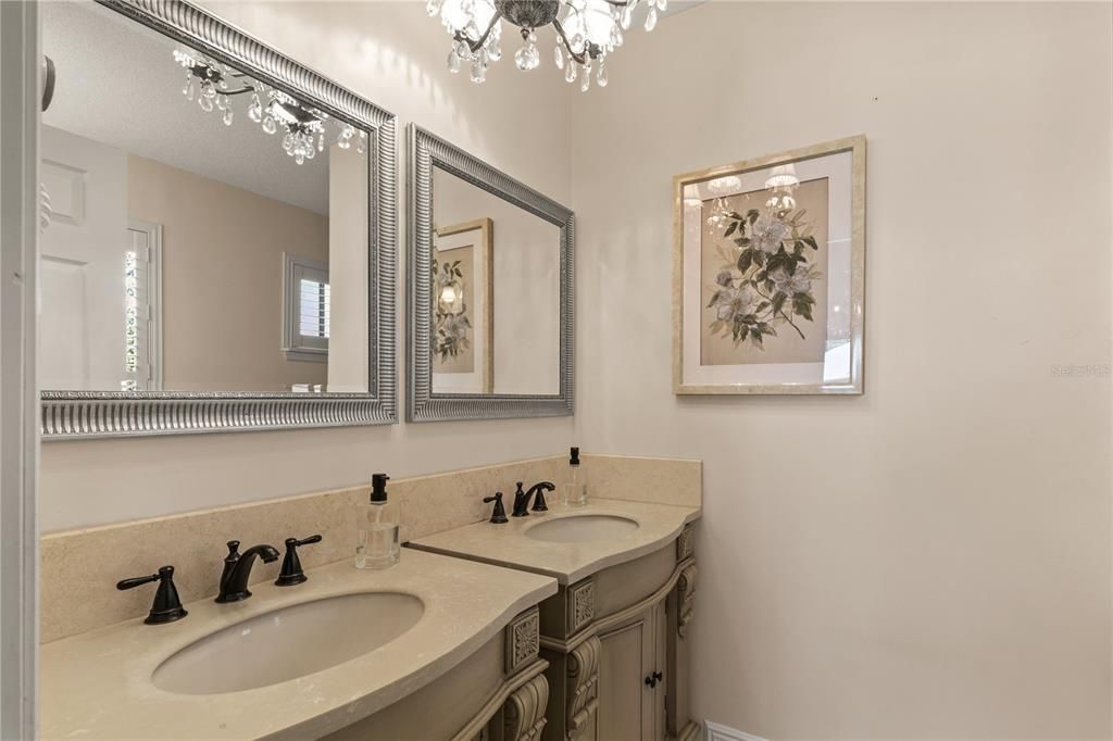 На продажу: $514,999 (4 спален, 2 ванн, 3140 Квадратных фут)