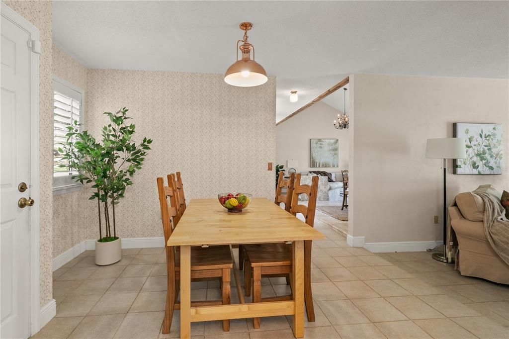 На продажу: $514,999 (4 спален, 2 ванн, 3140 Квадратных фут)