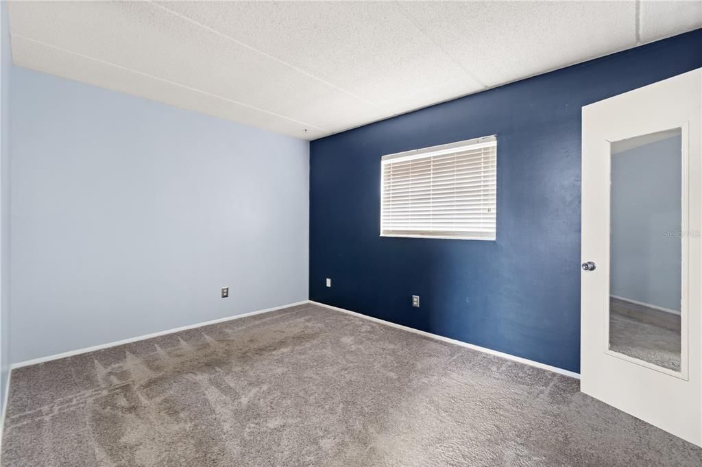 Active With Contract: $60,000 (2 beds, 1 baths, 728 Square Feet)