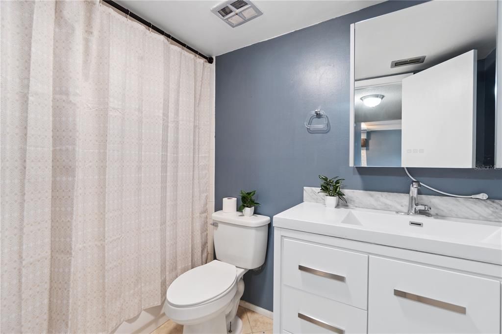 Active With Contract: $60,000 (2 beds, 1 baths, 728 Square Feet)