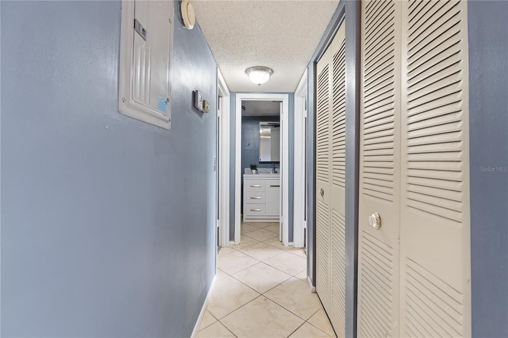 Active With Contract: $60,000 (2 beds, 1 baths, 728 Square Feet)