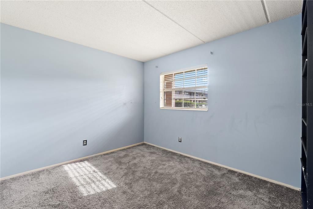 Active With Contract: $60,000 (2 beds, 1 baths, 728 Square Feet)