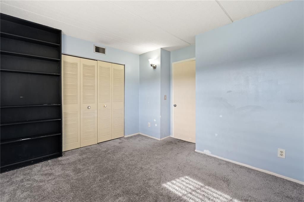 Active With Contract: $60,000 (2 beds, 1 baths, 728 Square Feet)