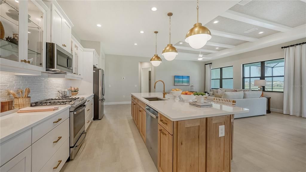 Active With Contract: $706,990 (4 beds, 3 baths, 2456 Square Feet)